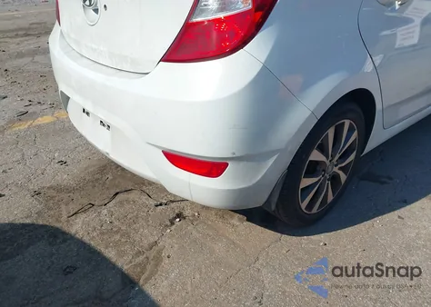 2015 Hyundai Accent Sport z USA, uszkodzony, nr VIN KMHCU5AE9FU211297